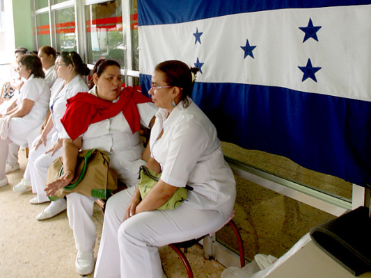 Podrían declarar ilegal huelga de auxiliares de enfermería