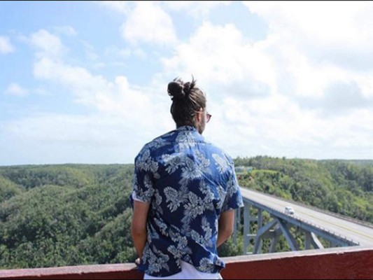 Nieto de Fidel Castro es criticado por presumir sus viajes en Instagram