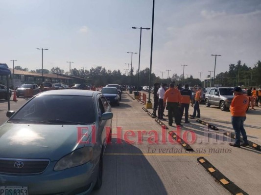 FOTOS: Así inició la jornada de vacunación de adultos mayores contra el covid en la capital