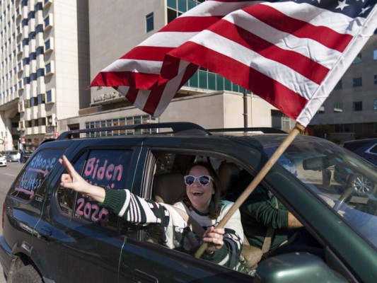 Entre celebración y reclamos, se caldean los ánimos por resultados de elecciones en EE UU (FOTOS)