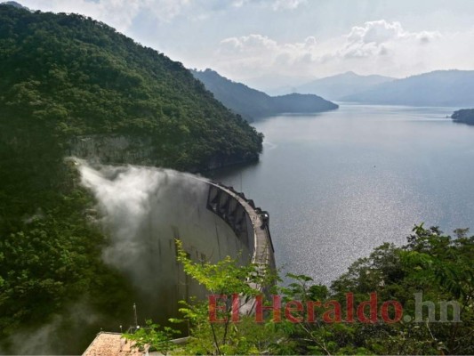 Piden aprovechar la energía barata de represas para bajar precio del kilovatio