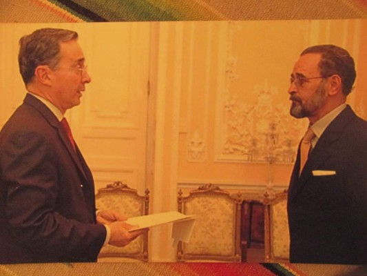 Con tantos estudios, terminé siendo cómico