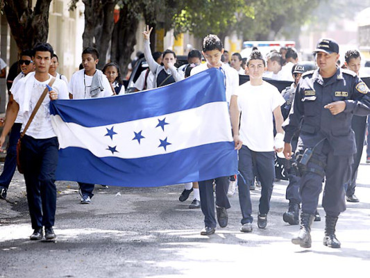 Estudiantes realizan la segunda movilización de la semana en la capital de Honduras