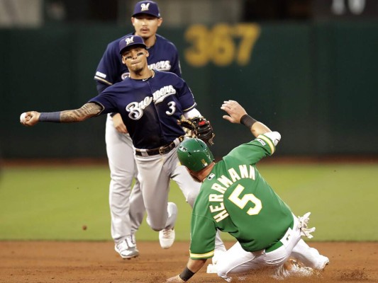 Atléticos derrotan a Cerveceros con jonrón de Olson