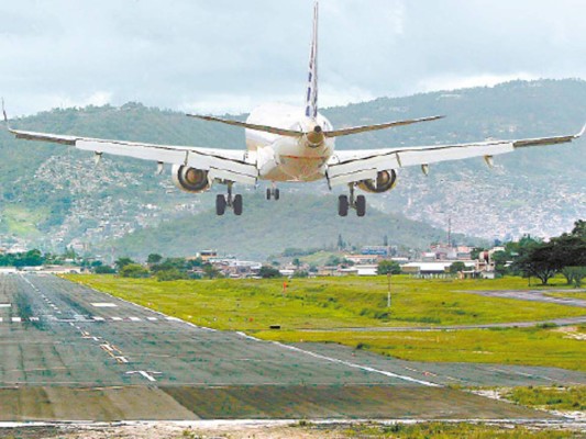 A revisión todo el modelo financiero del aeropuerto Palmerola
