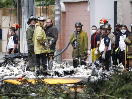 Imágenes de la avioneta que se desplomó con ayuda humanitaria en Guatemala (FOTOS)