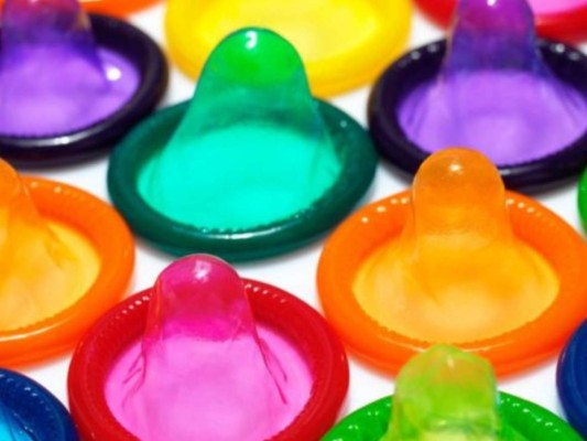 Los condones saborizados tienen una función y no es el sexo vaginal. (Foto:Ilustrativa)