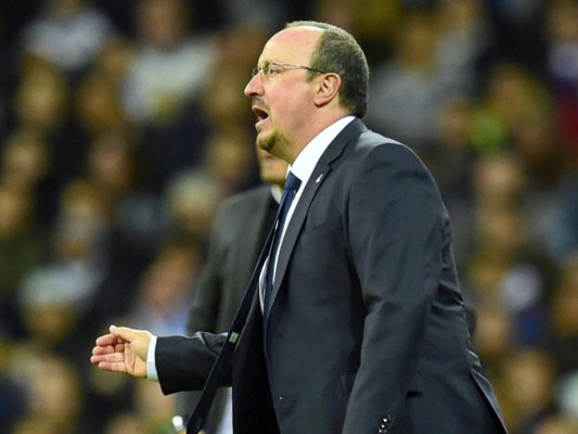 Florentino Pérez confirma que Rafael Benítez seguirá como DT del Real Madrid