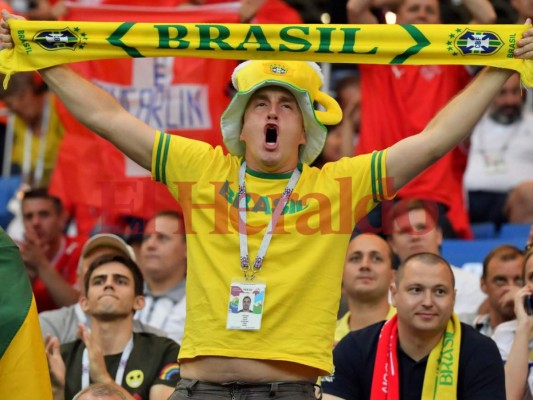 Con pitoretas y banderas, así es el ambiente en el encuentro entre Brasil vs Suiza