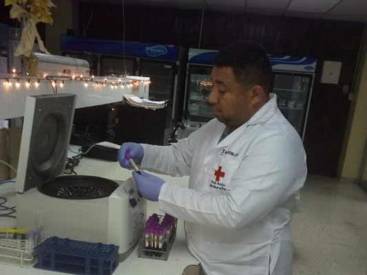 Técnico del Banco de Sangre: 'Lo hacemos de corazón. Uno está para ayudar y eso hace sentir bien'