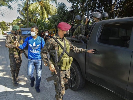 Caravana llega a Tecún Umán y halla blindada la frontera de México (FOTOS) 