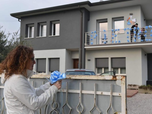 Tiendas vacías, cuarentena y alerta máxima en Italia por coronavirus