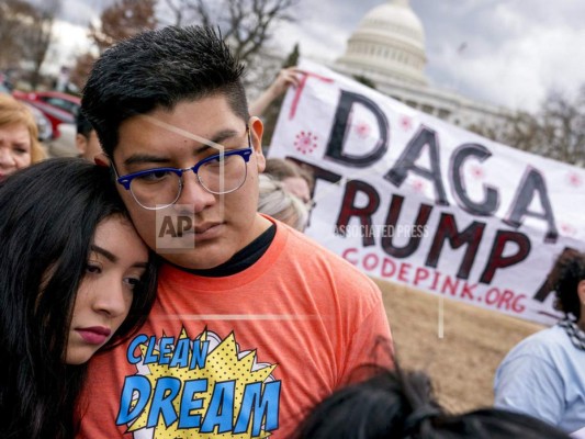 Juez federal rechaza ordenar suspensión de DACA en Estados Unidos