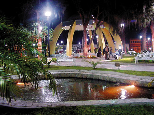 Plazas, símbolos de la vida social y cultural