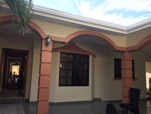 Lujosas mansiones aseguran en San Pedro Sula durante 'Operación Fortuna'