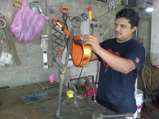 Otoniel Posas Ríos: Maestro del metal