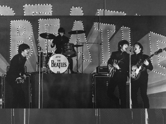 Las 12 teorías de conspiración más increíbles en la actualidad