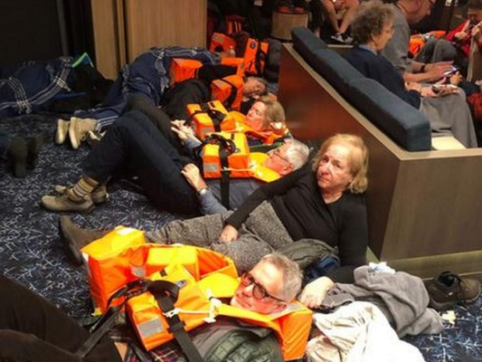 Fotos: Dramática evacuación en crucero Viking Sky fue como estar en el Titanic, según pasajeros