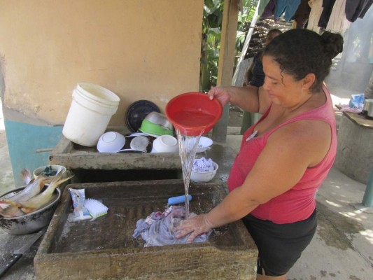 Agua contaminada consumen 22 comunidades de Marcovia