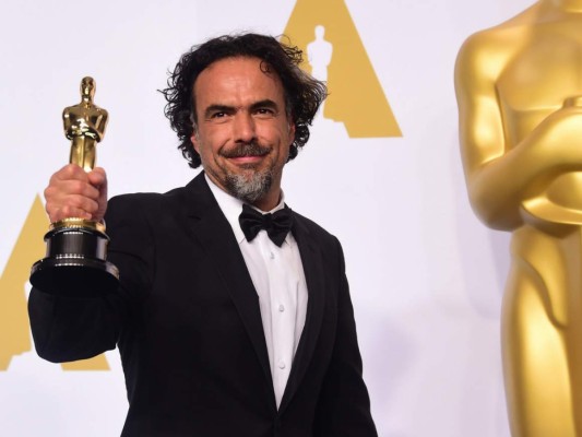 Guillermo del Toro gana su primer Oscar y es el tercer mexicano en lograrlo