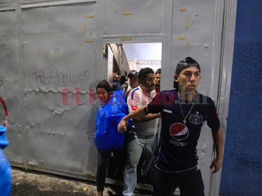 FOTOS: Descontrol, violencia y muerte en el Estadio Nacional