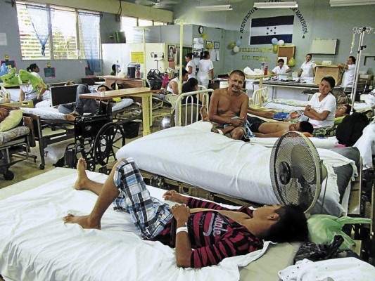 Encuentran medicinas vencidas en farmacia del Hospital del Sur