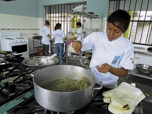 Alcaldía sostendrá a la Escuela Taller
