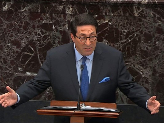 Abogados de Trump refutan relevancia de testimonio de Bolton