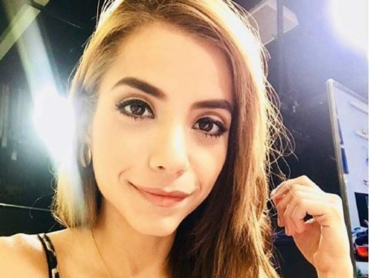 Jennifer Funes muestra sus esculturales piernas