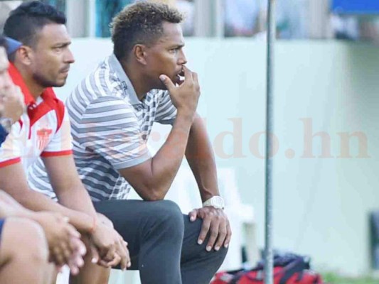 Carlos Pavón tiene las horas contadas en el Vida