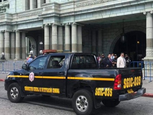 Allanan en Guatemala antiguo palacio nacional por caso de corrupción