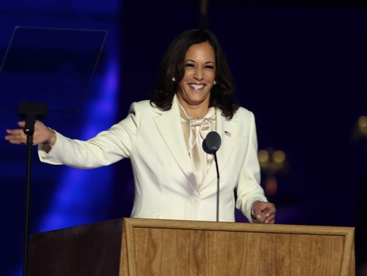 FOTOS: Así fue la puesta en escena de Kamala Harris en su primer discurso