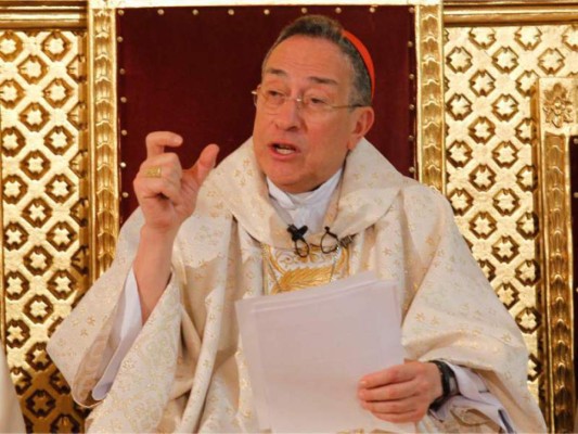 Cardenal Rodríguez pide iniciar 2015 con amor