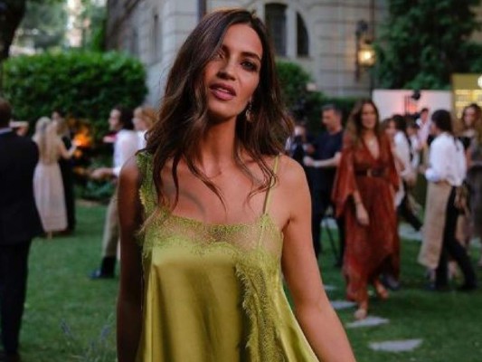 Guapa esposa de Iker Casillas posa en diminuto bikini y causa furor en las redes