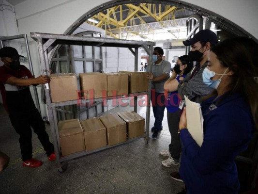 Avanza preparación de maletas electorales para ser distribuidas en diferentes puntos de Honduras (FOTOS)