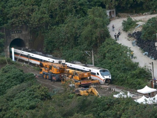 Fiscalía de Taiwán investiga brutal accidente de tren