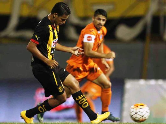 Real España vence a Motagua y sale del sótano