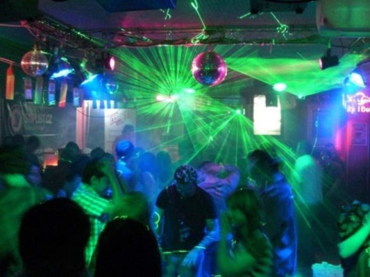 Cierran bares en Ciudad de México por elevado contagios de covid-19