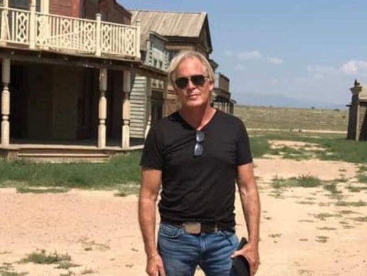 Hombre que le entregó el arma a Alec Baldwin rompe el silencio&nbsp;&nbsp;