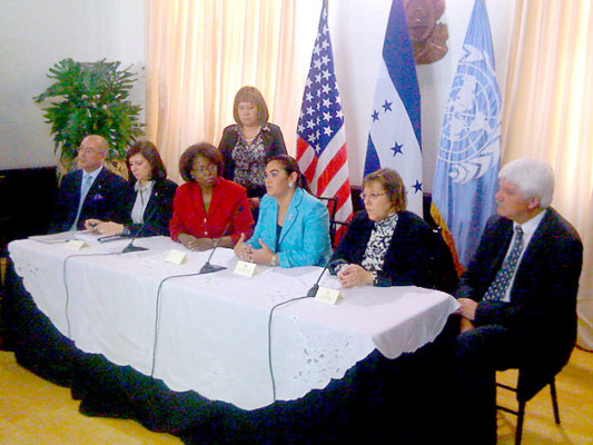 Cousin cierra visita a Honduras tras reunión con la Primera Dama