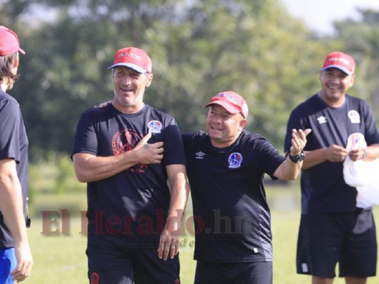 FOTOS: Con toda su artillería, así entrenó el Olimpia de Troglio este martes