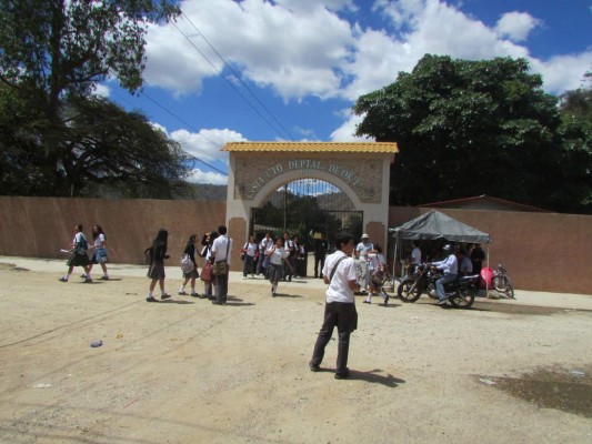Riñas y violencia envuelven a colegio de Danlí, El Paraíso