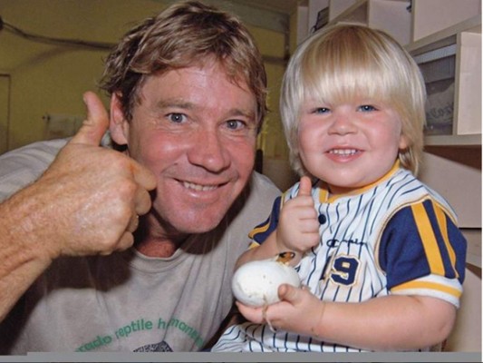 El increíble parecido de Robert con su padre Steve Irwin, el cazador de cocodrilos
