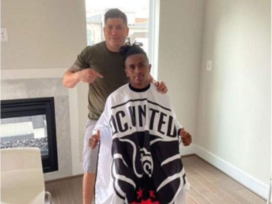 Así es la vida de Alejandro Arita, el joven hondureño barbero de las figuras del DC United