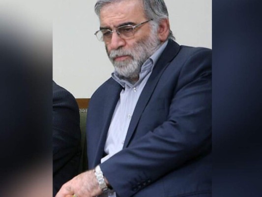 Irán otorga una distinción militar al físico nuclear asesinado