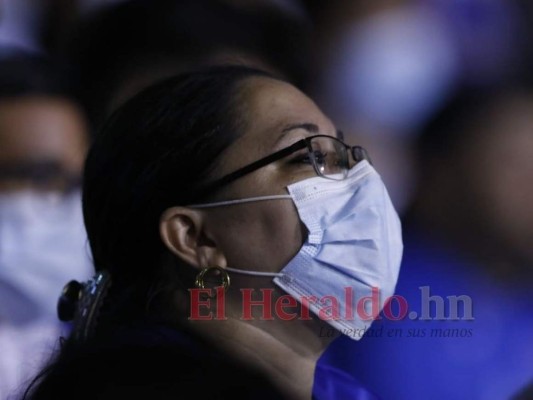 Impotencia, frustración y tristeza: los rostros de decepción de la afición hondureña