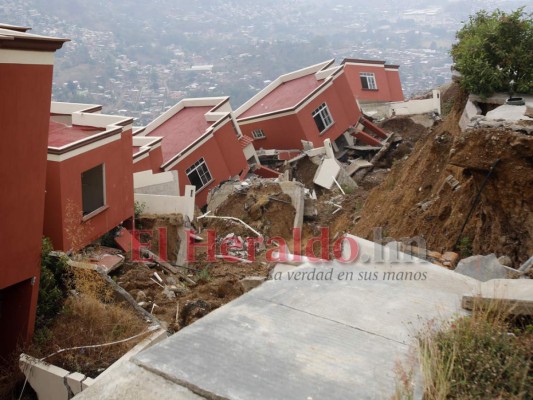 Imágenes del colapso de Ciudad del Ángel, proyecto por el que es procesado José Arias Chicas