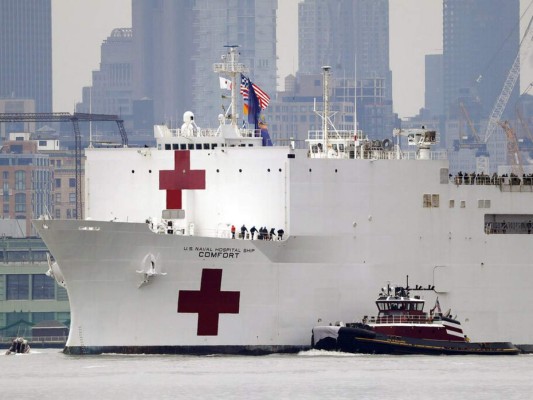FOTOS: 12 quirófanos y 1,200 empleados en buque que atiende Covid-19 en Nueva York
