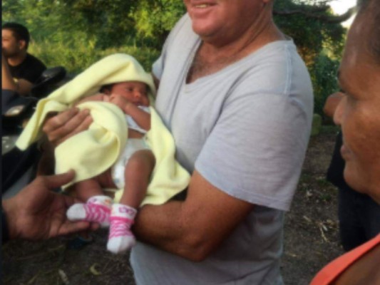 Encuentran a recién nacida en la orilla del río Cangrejal de La Ceiba
