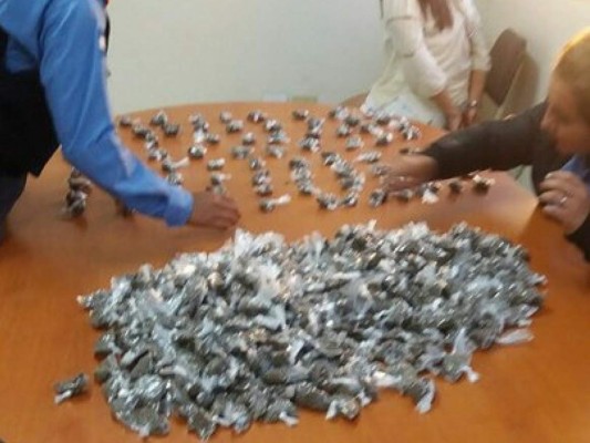 Maestra de primaria es capturada con 600 bolsitas de marihuana